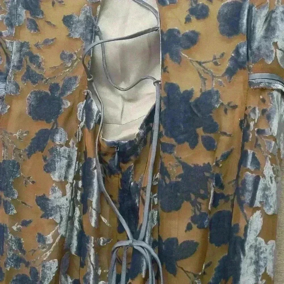 ✨SALE✨Zara Limited Edition Velvet Dress Size M - Picture 15 of 15